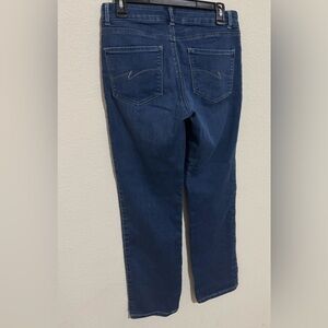 Stylish Lee Modern Series Women's curvy fit Straight Leg Jeans